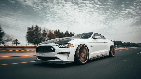 Les 10 outils indispensables trouvés dans un garage auto pour les réparations DIY